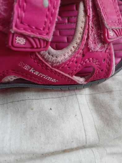 Girls sandals