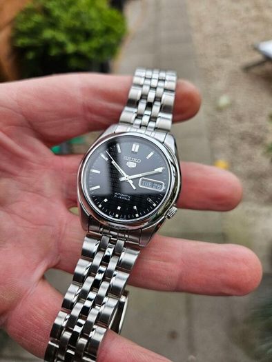 Watch Seiko 5 Automatic.