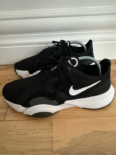 Black Nike Superrep