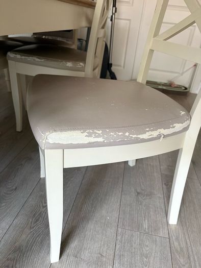 Extendable dining table with 6 chairs from hanley's