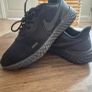 unisex black nike trainers Image 3