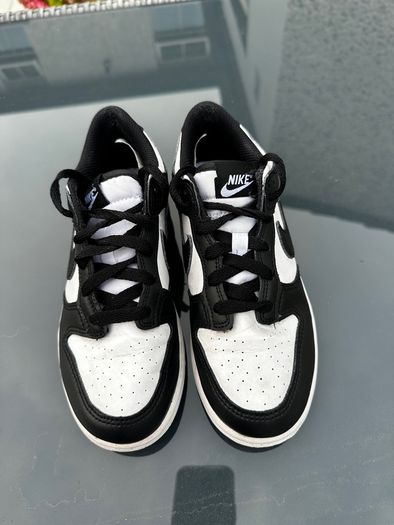 Nike dunks size 2.5