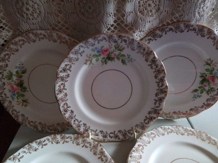 Set of Roslyn Teaplates