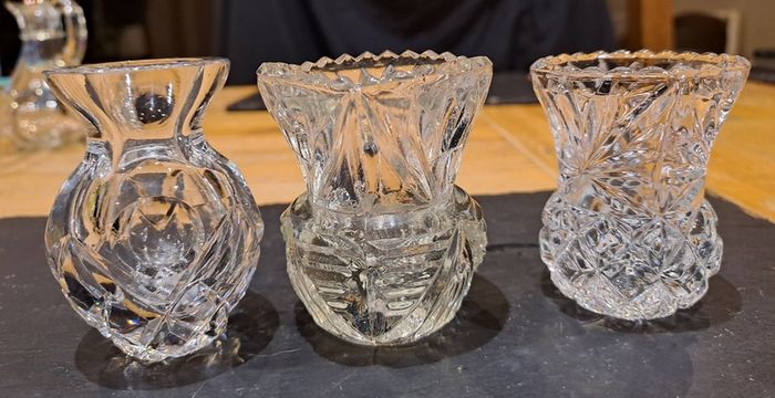 3 crystal vases small