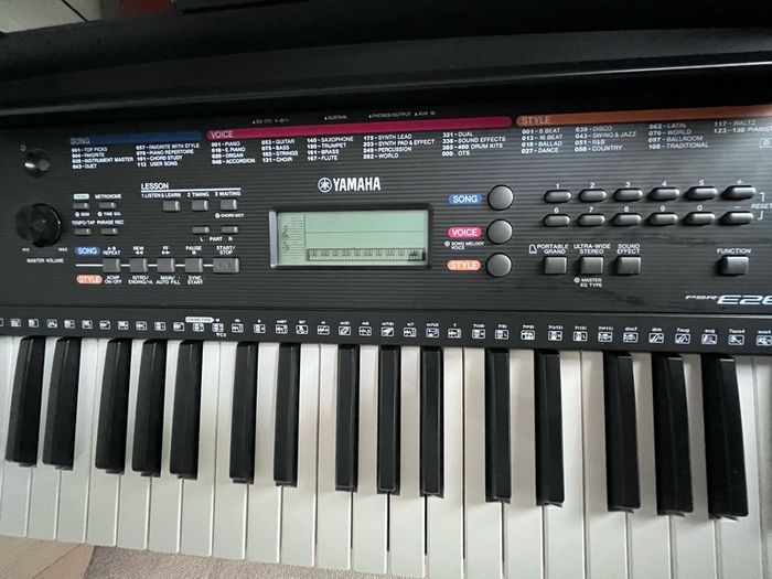 Yamaha PSR E263 Beginners Keyboard