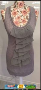 top Bnwt grey top with frill detail