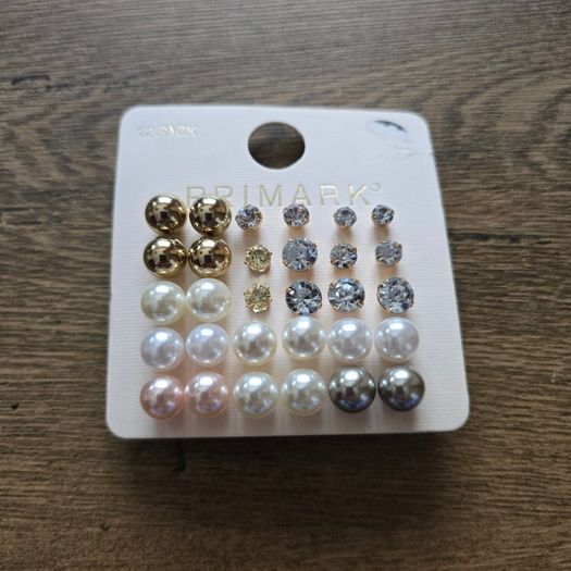 Earrings never worn
