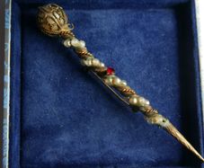 Antique  Trifari Rhinestone Brooch
