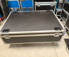 Flight case on wheels