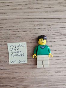 lego cty0547 green V-neck sweater, set 60081