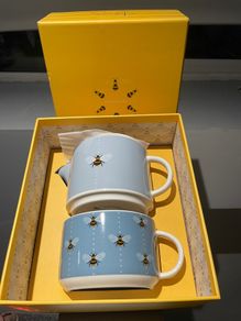Tipperary Bees tea set for one 'Tipperary Crystal '