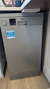 Brand new Beko Slimline Dishwasher (45cm) - Silver