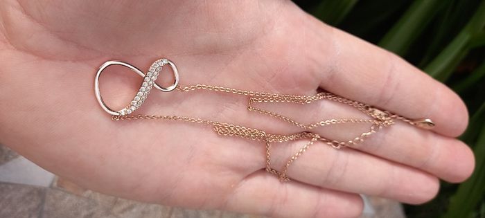 The Infinity pendant from Tipperari Crystal in rose gold plated