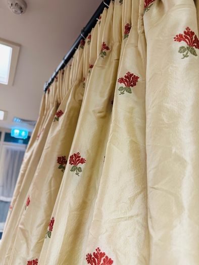 Very Large Stunning Single Silk Interlined Curtain 60"/153cm x 95"/241cm drop