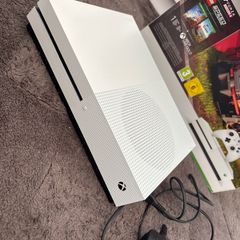 white Xbox 1 s