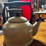 Le Creuset traditional Kettle Image 2