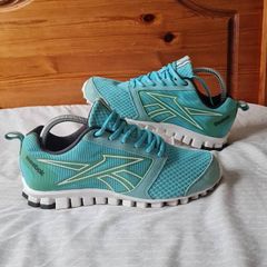 reebok realflex  Size 6.5 eu 40 turquoise in excellent condition