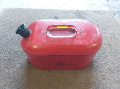 2 gallon steel petrol can