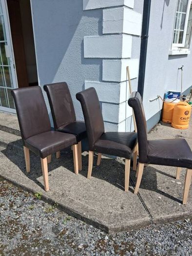 table and chairs