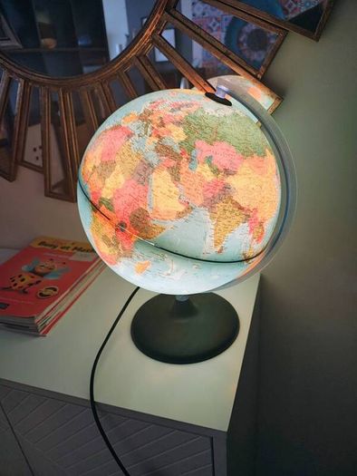 Light up globe