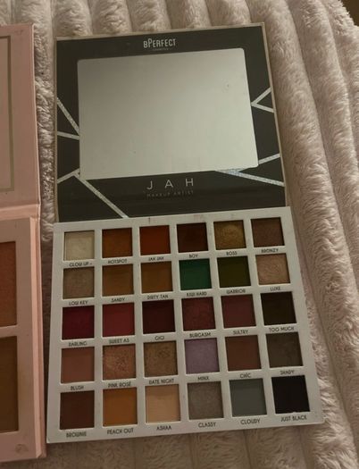 eyeshadow pallets
