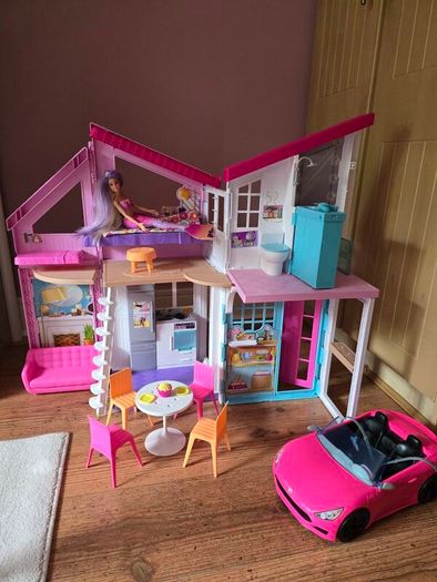 Barbie house and car