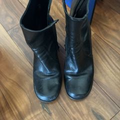 Ladies boots