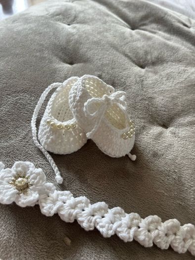 baby shoes and matching headband