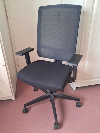 Free Black Office Desk Chair