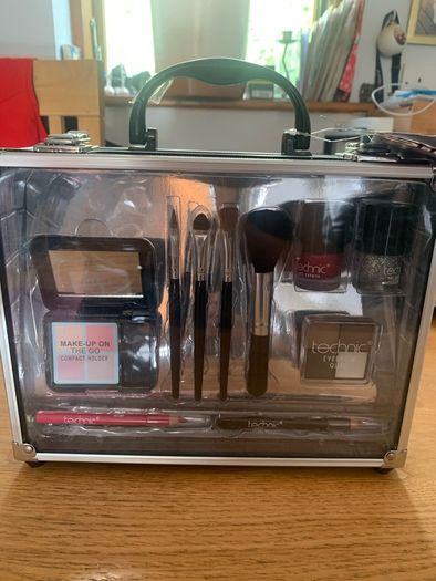 make-up & carry case