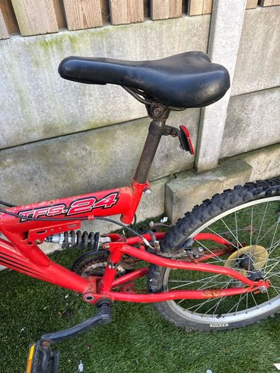 [Lot] 4x Cycles Bikes 1 Scooter