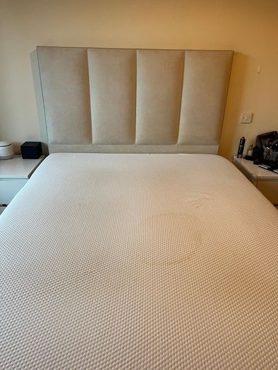 king size bed with ottoman
