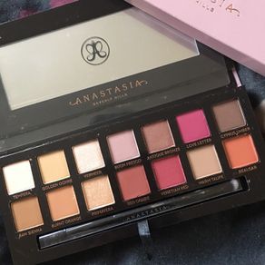 Brand new Anastasia Beverly Hills modern renaissance palette 100% genuine