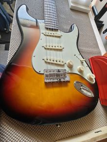 AV2 61' Stratocaster