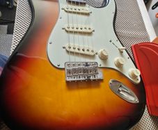 AV2 61' Stratocaster