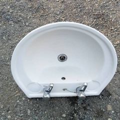 Bathroom sink