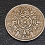 1957 Two Shillings Coin UK Elizabeth Great Britain Image 3
