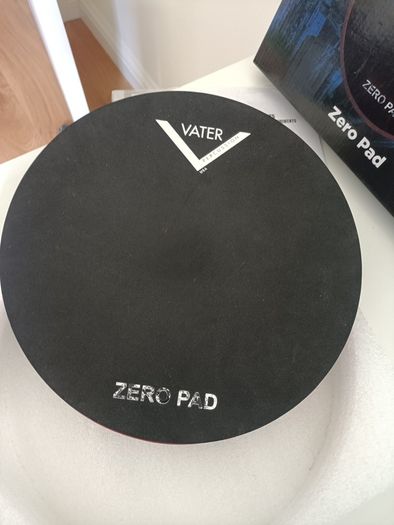 Vater practice pad + drumsticks