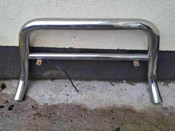 VW Caddy chrome bull bar