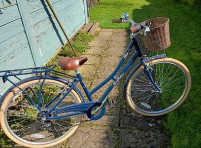 2 girls bikes for sale,both like new
