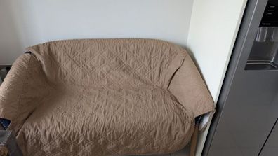 BellaHills 100% Waterproof Quilted Dog Couch Cover (75" x 98")