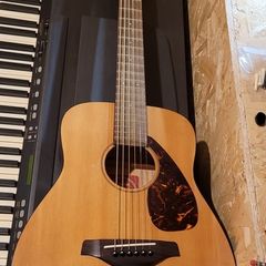 Yamaha guitar