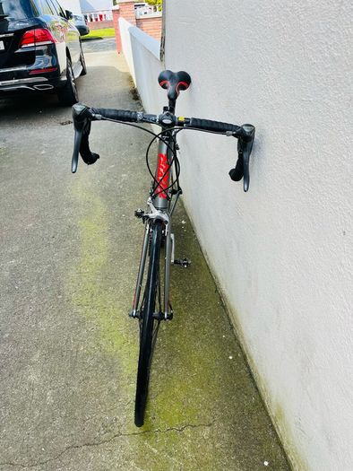 Giant defy road bike