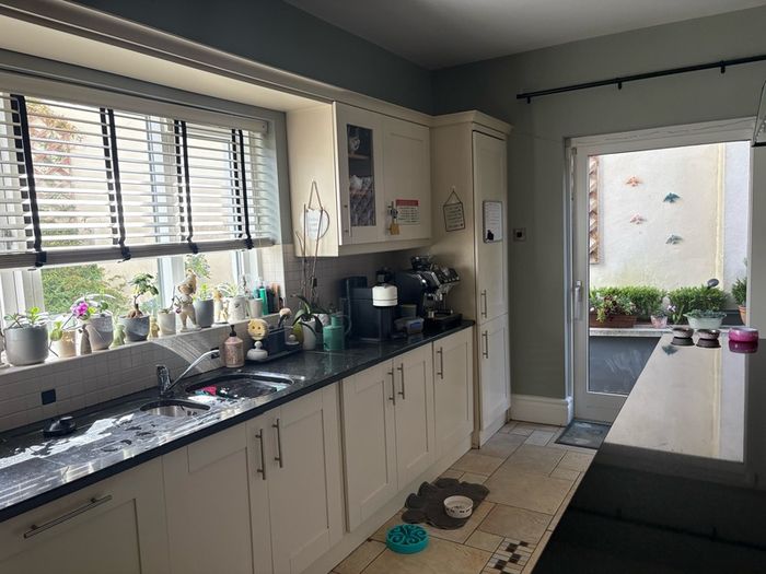 Fitted Kitchen reduced