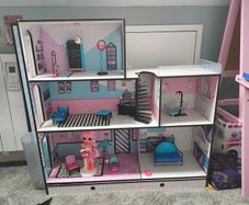 Lol dolls house and accessories