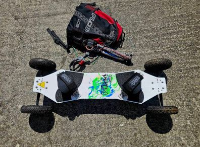 Scrub Psycho Mountainboard + Flow 4-Line Power Kite Kit