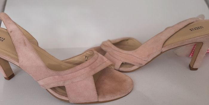 New marks sandles