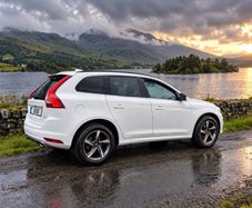 Volvo XC60 R-Design ( MINT )