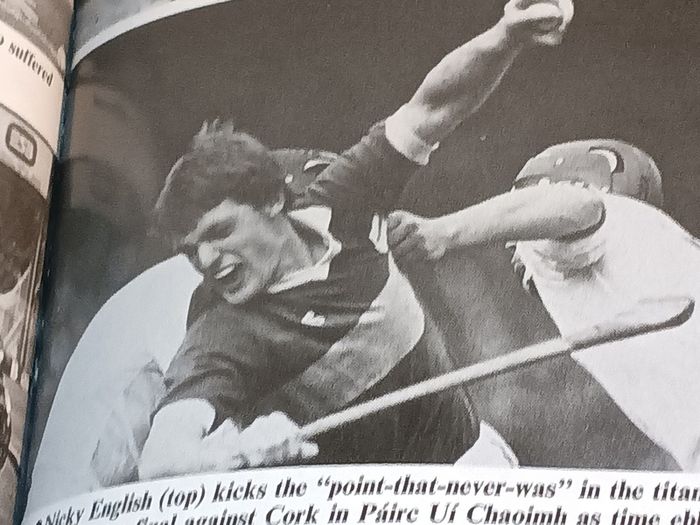 The Complete Handbook of Gaelic Games Up to 1993 Season By Raymond For Sale Here   Smith