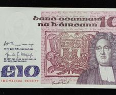 Ireland | 1979 | 10 Pounds | P.72a | Prefix - IDC | aUNC+